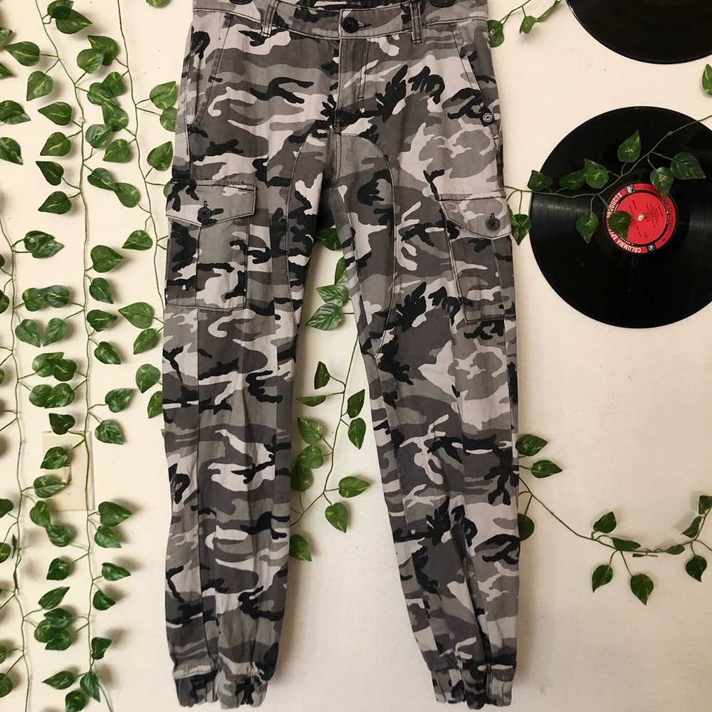Akademiks Grey Camo Cargo Pants